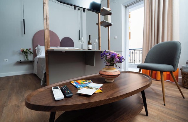 Modern & Sunny apartment with Garden View in the heart of the city center NYX 1