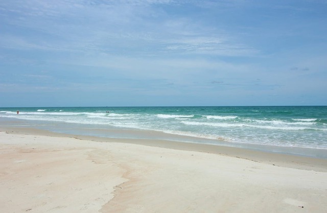 Beautifully Renovated Ocean Front Luxury Condo