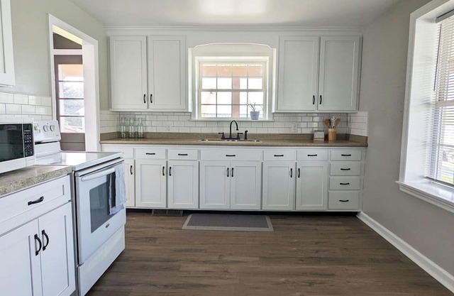 New Holland Family Getaway - near Kitchen Kettle Village, Intercourse!