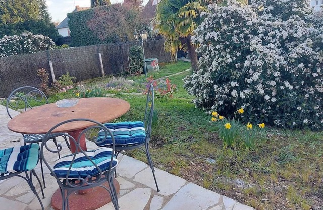 Homerez - House for 4 ppl. with garden and terrace at Saint-Gervais-la-Forêt