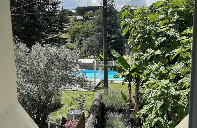 Bed and Breakfast 'Chambres Dans L'entre 2 Mers' with Shared Pool, Wi-Fi and Air Conditioning