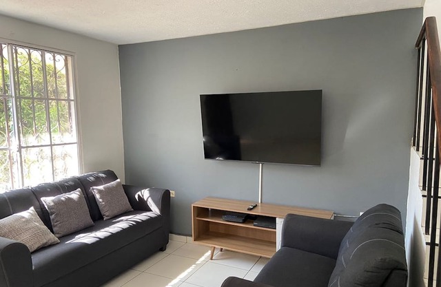 Charming 3-bedroom house in enchanting Santa Ana with AC, WiFi