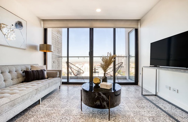 Epic Apt w/Balcony+View | Lounge+Gym+Pool Table