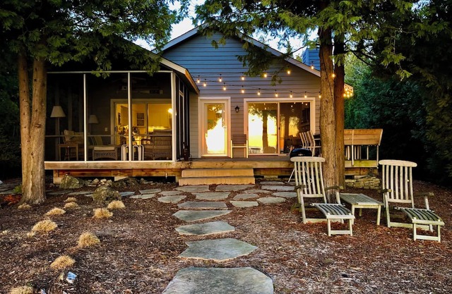 The Villa -Waterfront home