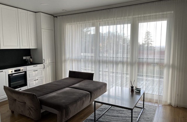 Valley Apartment with free parking and big terrace. Close to the city centre.