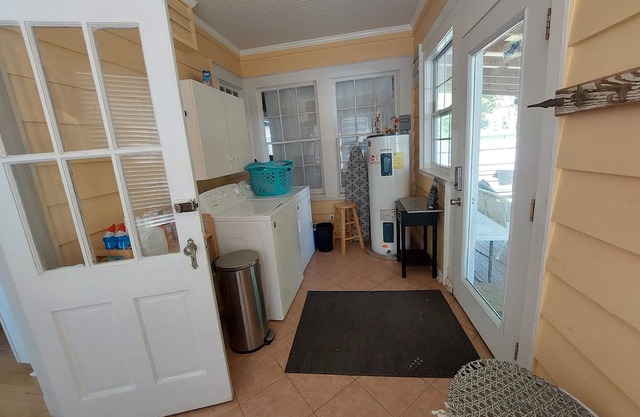 Lafayette Historical Mobile 🏡 PORCHES. MASSAGE CHAIR/JETTUB. Fam/pet friendly.