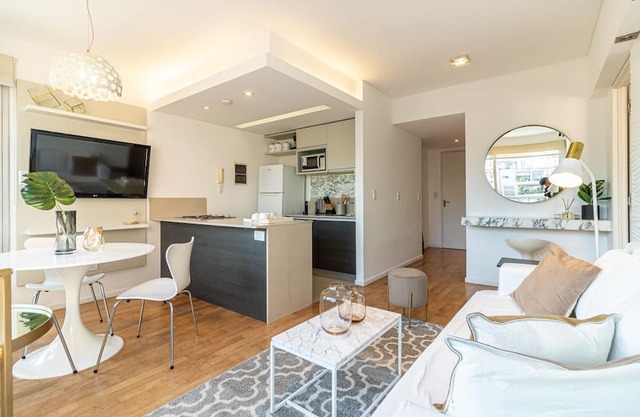 Modern 1BR Apartment: Pool, Laundry, WiFi, Beautiful Views