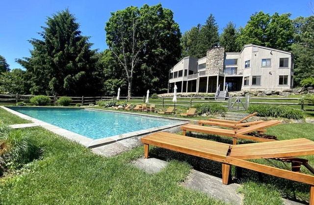 Private * Hiking * Swimming * Pool * Steam-room