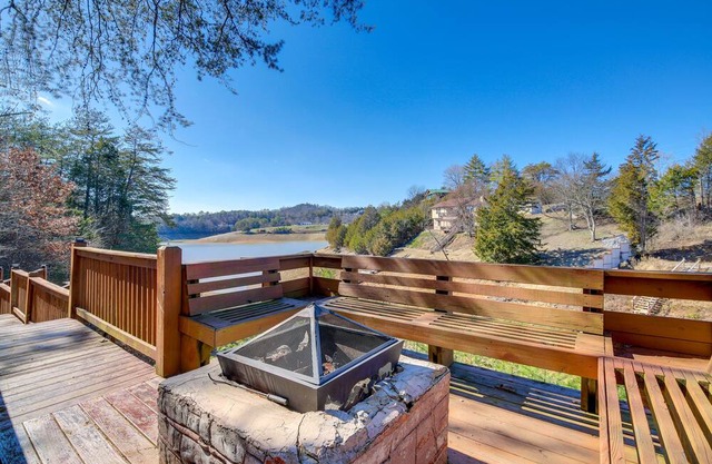 Lakefront Sevierville Home w/ Private Dock!
