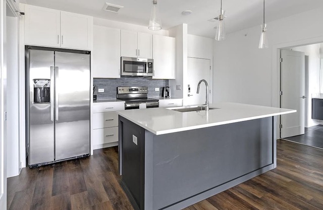 Modern Apartment in Prime Location (ID1403X648)