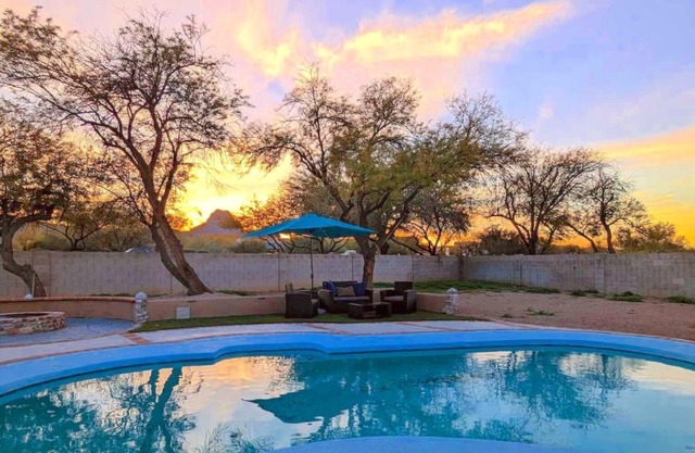 Desert resort welcomes adventure & relaxation!