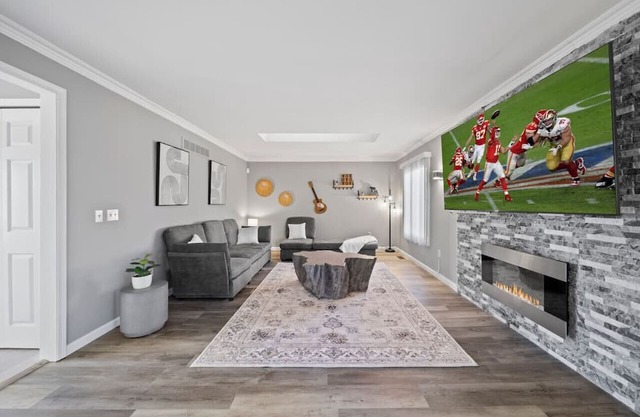 Elegant Oasis: 4-Bedroom Home Away from Home