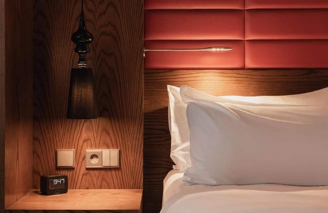 Stylish Rooms, Pet-Friendly Stay Close To Berlin's Major Attractions