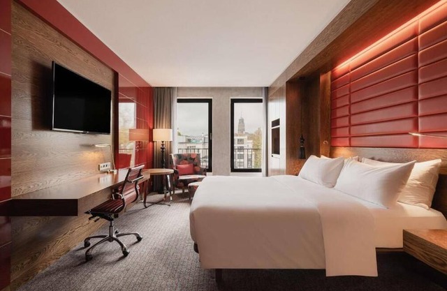 Excellent Choice! 3 Business-Friendly Spaces for Work Trip