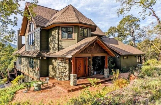 Luxury Applegate Wine Country Estate