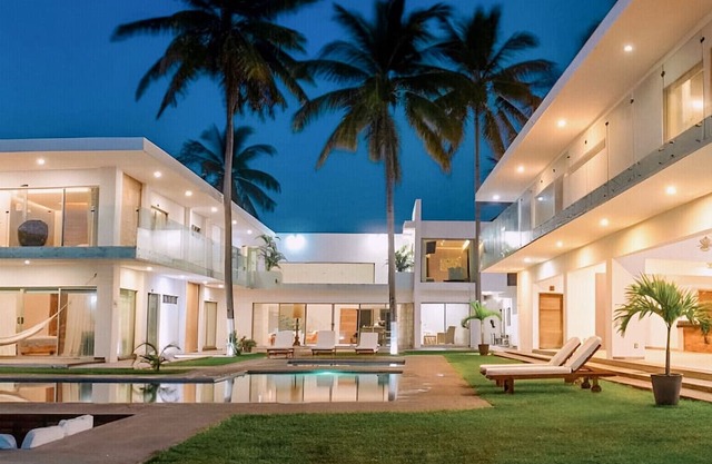 Luxury Palms
