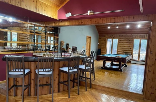 Private House on 10 acres close to Ski resort