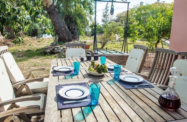 Stylish house with huge garden,sea view, max 10 min drive from 10 beaches & town
