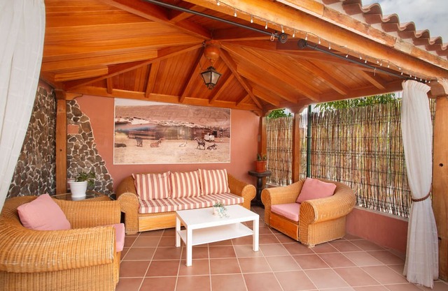 Vacation Apartment 'Villa Paulito El Roque' with Mountain View, Private Pool and Wi-Fi