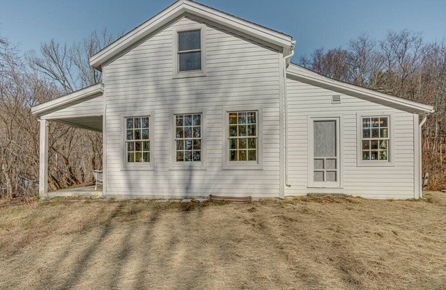 Cozy Berkshires Cottage w/ 11 Private Acres!