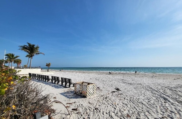 Private reserve cottage with Private Redington beach access across the street
