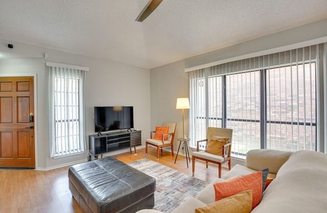 Pet-Friendly Carrollton Home w/ Fenced Backyard!