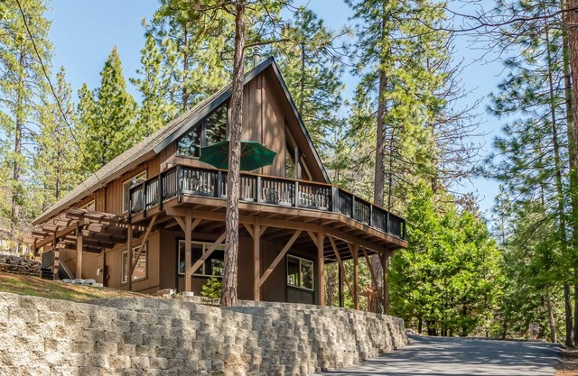 Country Club Chalet- Free Lake Access, EV Charger