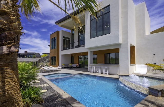 Live Luxurious at Zion's Desert