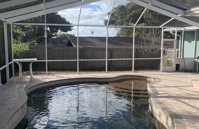 Beautiful 3bd 2 bath w/ covered pool