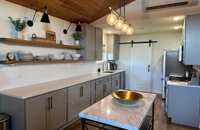 "Ultimate Coastal Living, Neskowin golf and views! 30+ day rental only.