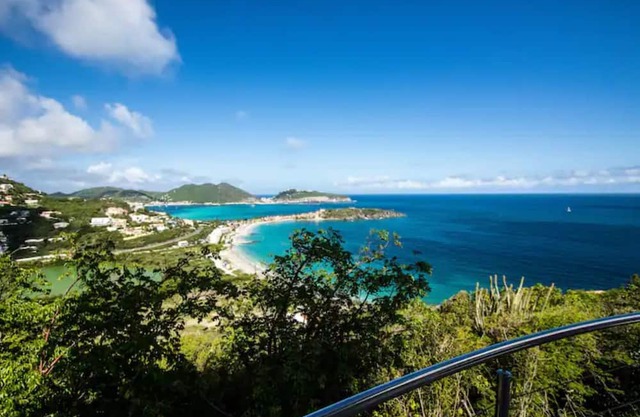 Villa Kailani 4 bedroom with Stunning Ocean Views
