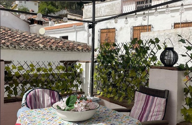 Holiday house Benadalid for 1 - 4 persons with 3 bedrooms - Holiday home