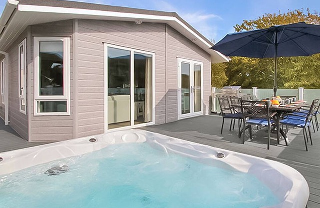 Alojamiento de 5 habitaciones en Milford-on-Sea, Nr Lymington
