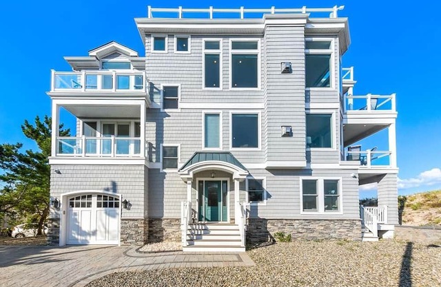 Ocean Front w/ Elevator - 7BR, Kids Bunk Room, 6 Full, 2 Half Bath. Sleeps 18