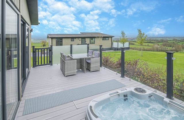 Alojamiento de 2 habitaciones en Midsomer House, East Compton