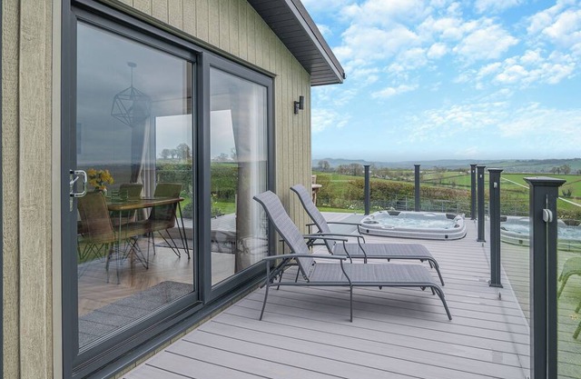 Alojamiento de 2 habitaciones en Midsomer House, East Compton