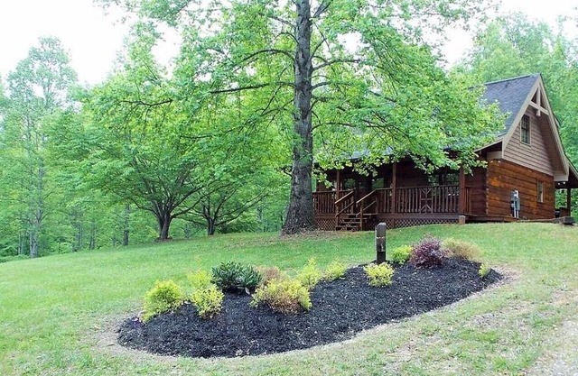 2 Bedroom-2 bath, Pet-Friendly-Fenced in yard- Handicap Ramp-September Special!