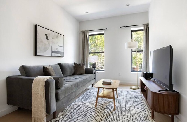 Blueground | Greenpoint, view, nr McGolrick Park