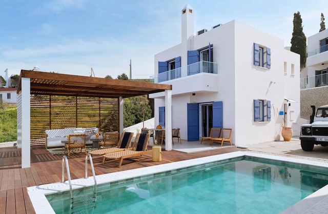 Villa Paradise | Coastal Calm at Moonlight Villas