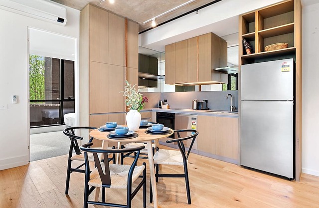 Brand-New 2-Bed with Rooftop Access