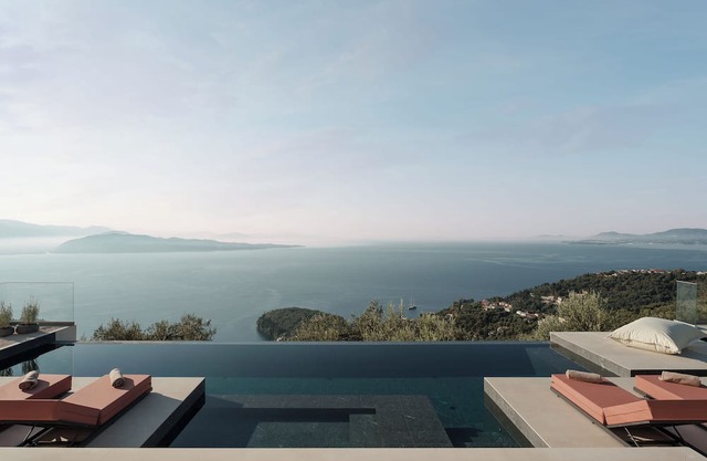 Noùs Corfu Villa with free heated swimming pool