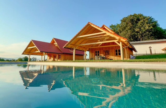 Chalet mit gemeinsamen Pool