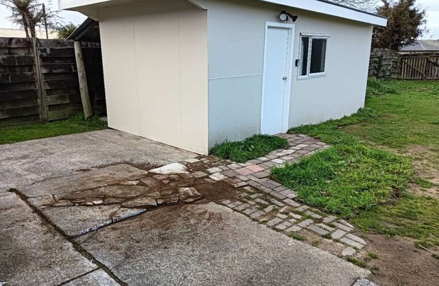 2 Double Beds including 1 Sofa Bed Garden Chalet B