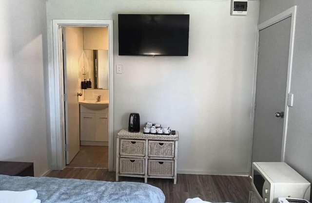 1 Bedroom garden chalet, 7 Salisbury Road, Rotorua