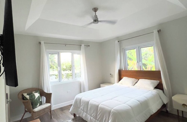 Charming 2-bedroom cottage in Ocho Rios with AC