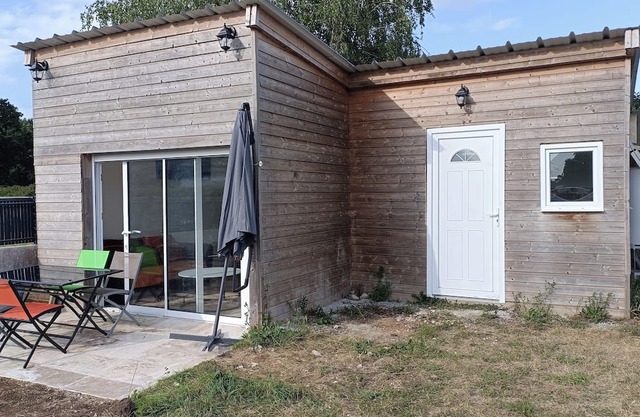Quiet cottage near the sea