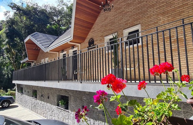 La Floresta Suit 2 km from the viewpoint and cable car