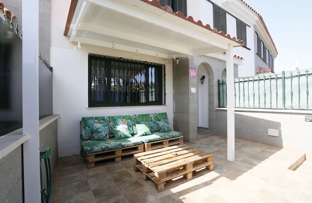 Vacation 'Masvacation Hr 4roomterraceparking' with Private Terrace, Wi-Fi and Air Conditioning