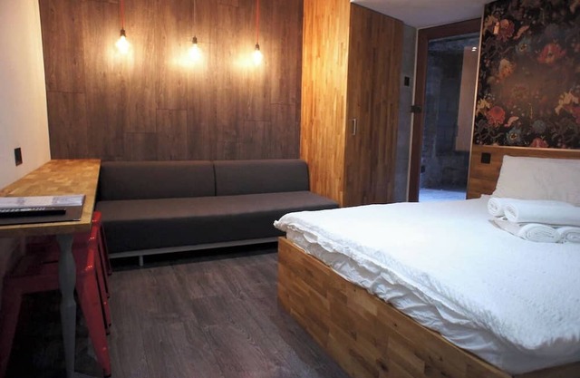 BL1 BRICK LANE STUDIO