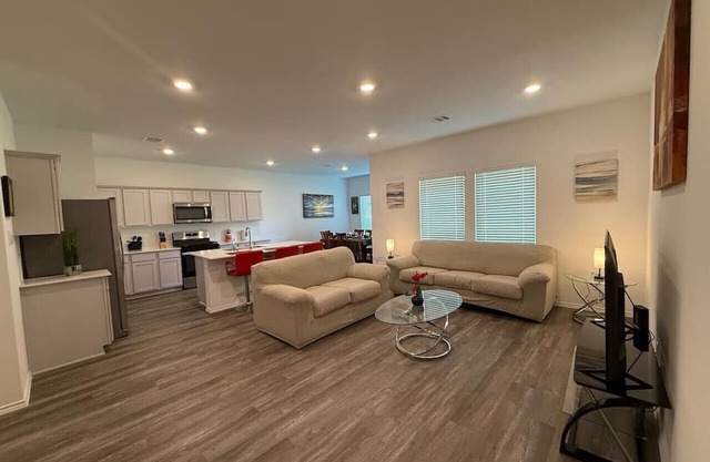 Cozy Magnolia Retreat – 4BR/3BA Family Home